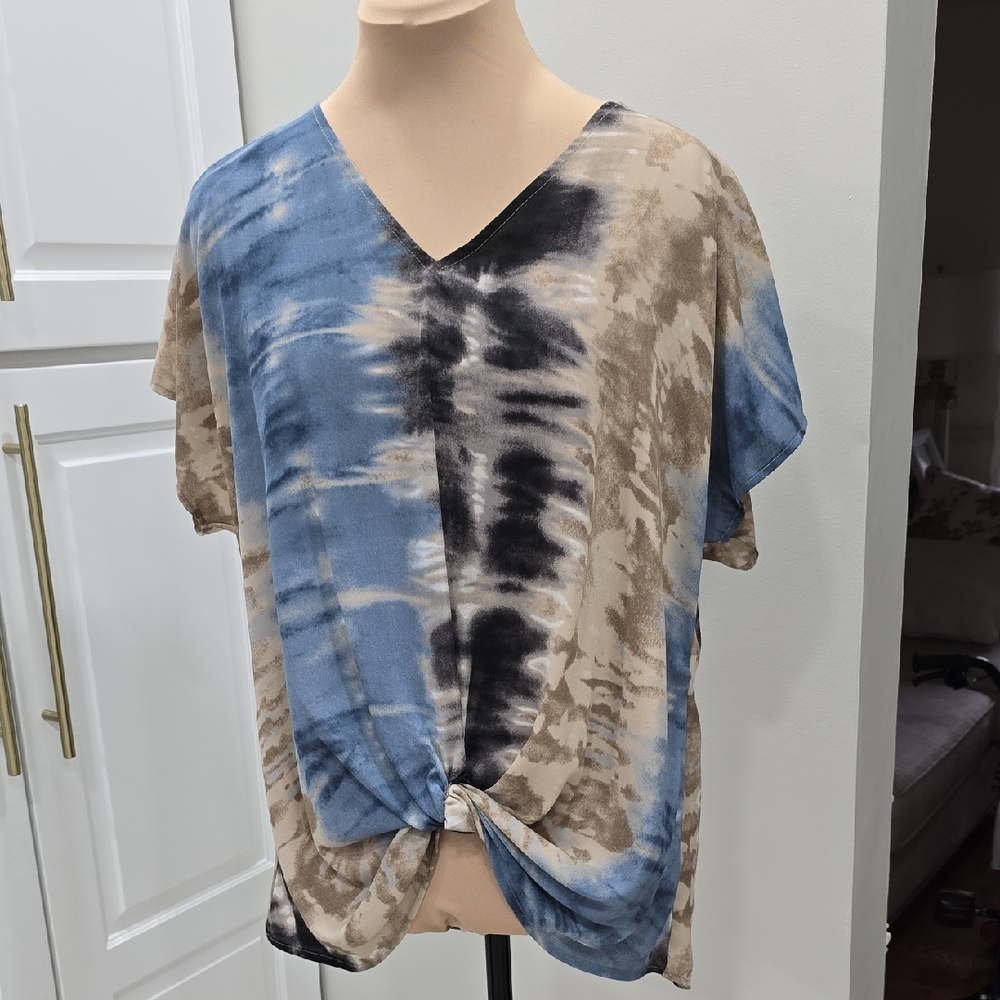 West Kei Relaxed Blue and Tan Tie Front T-Shirt